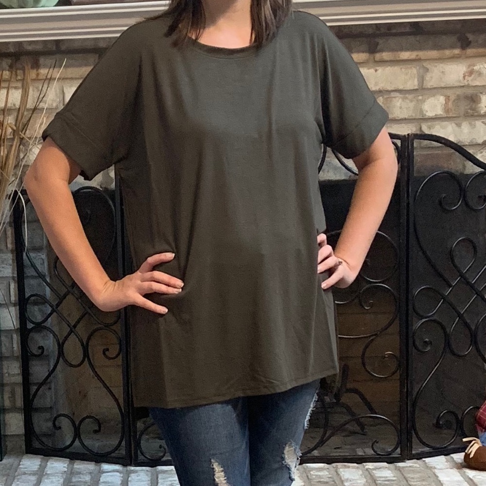 Relaxed rolled sleeve women’s boutique shirts